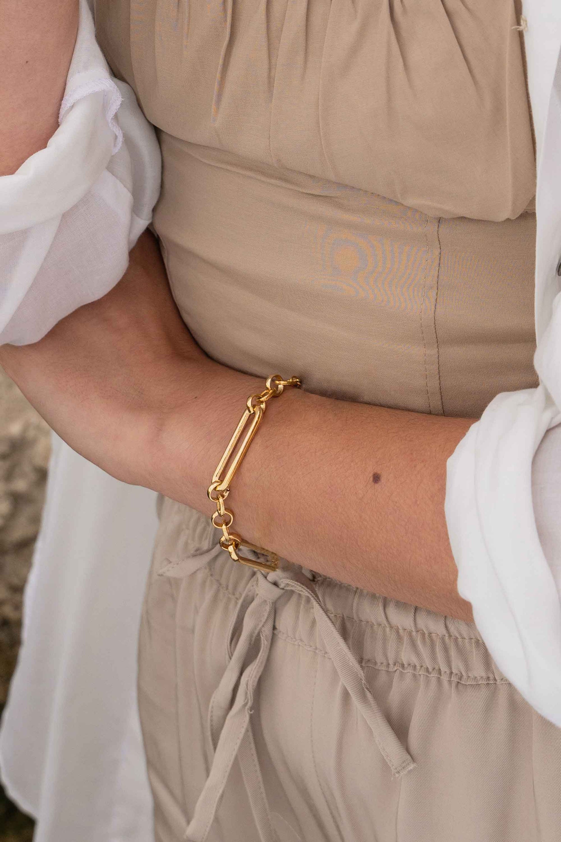 chunky-statement-gold-chain-bracelet-with-long-links-on-body-own